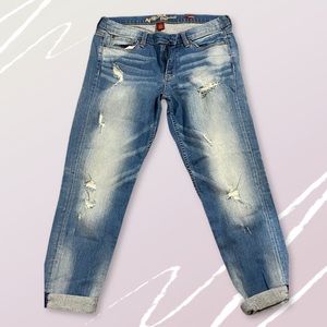 Arizona size 9 boyfriend jeans